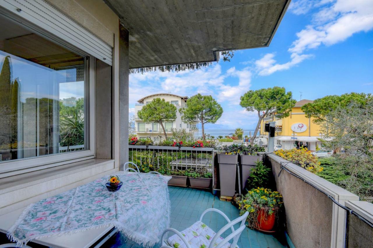 Desenzanoloft Official Partner Marriott Homes & Villas - The Sunflower Front Lake Desenzano del Garda Exterior photo