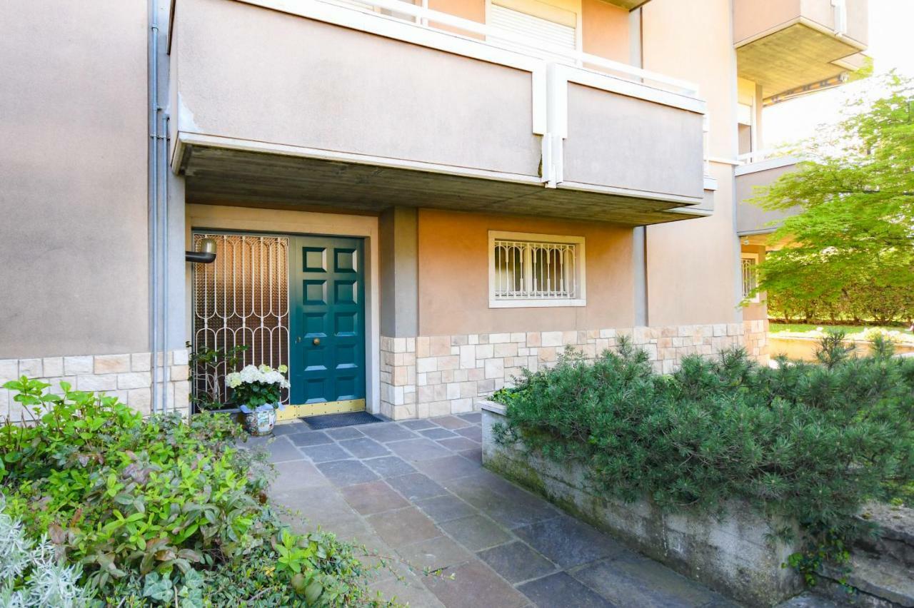 Desenzanoloft Official Partner Marriott Homes & Villas - The Sunflower Front Lake Desenzano del Garda Exterior photo